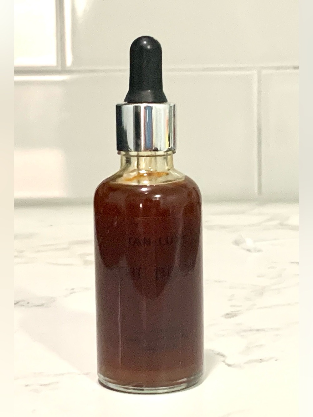 TAN-LUXE The Body drops medium-dark no box